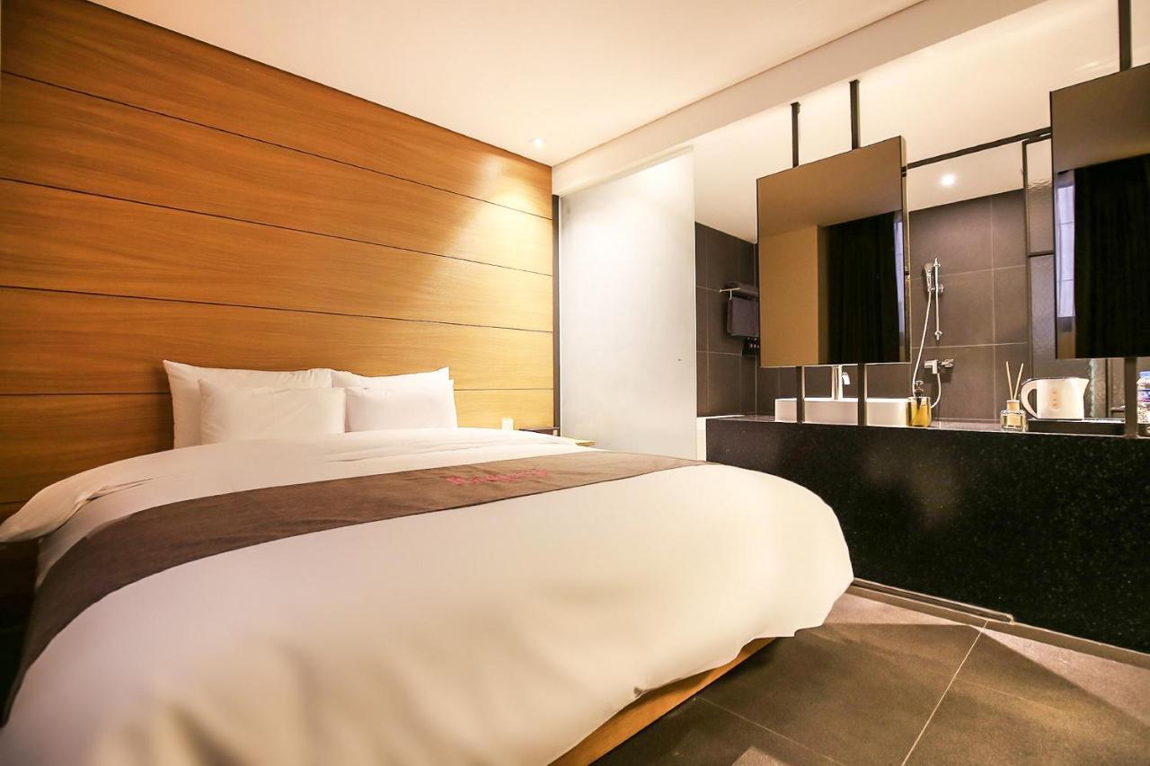 Hotel Flamingo Tedzson Kültér fotó